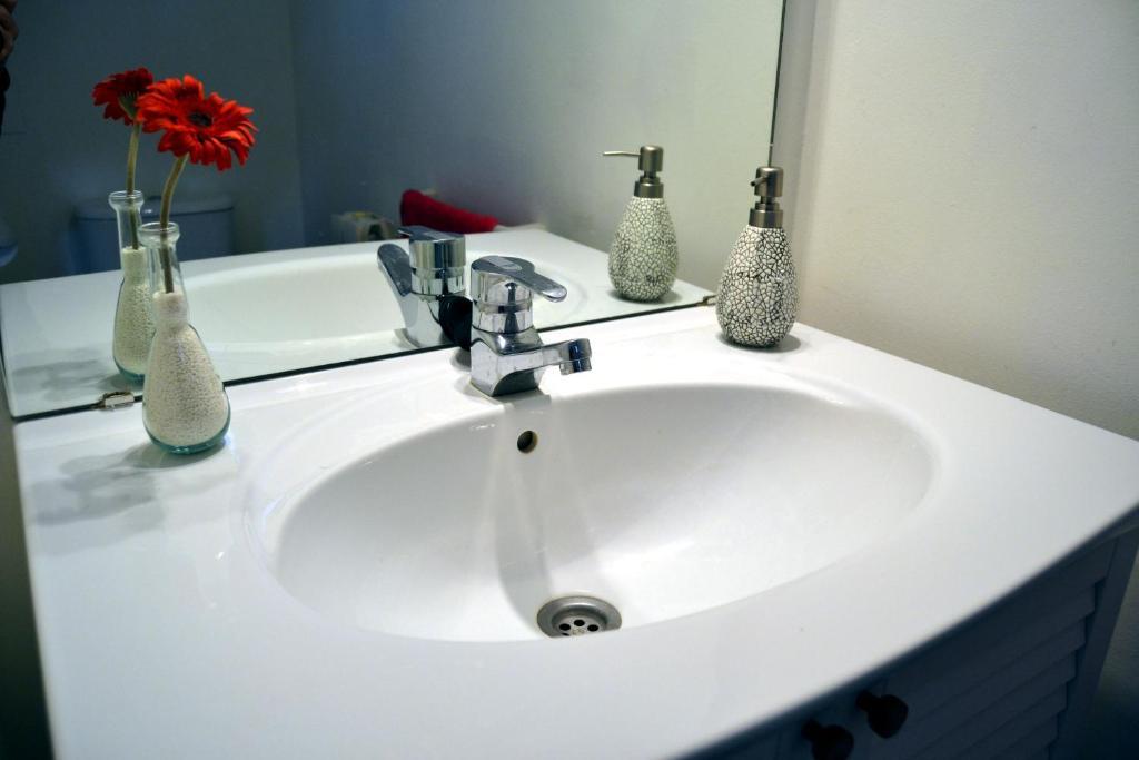 Villa La Roca - A Fusion Of Modern And Typical Andalucian Architecture Montecorto Room photo
